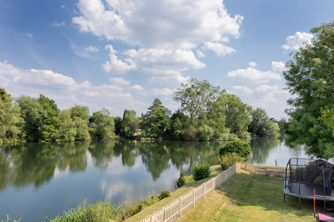 Images for Summerleaze Lake, Maidenhead EAID:BMHCC BID:maidenhead